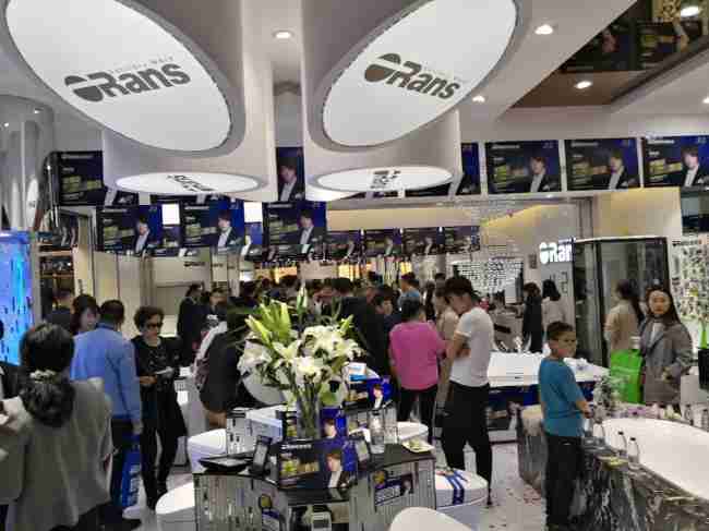 情歌王子黄格选燃爆鄂尔多斯，k8凯发20周年庆鄂尔多斯站完美收官