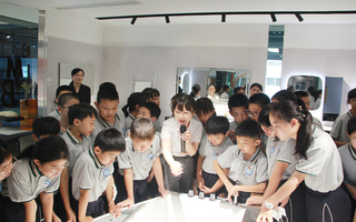 莘莘学子走进k8凯发，感受智造魅力