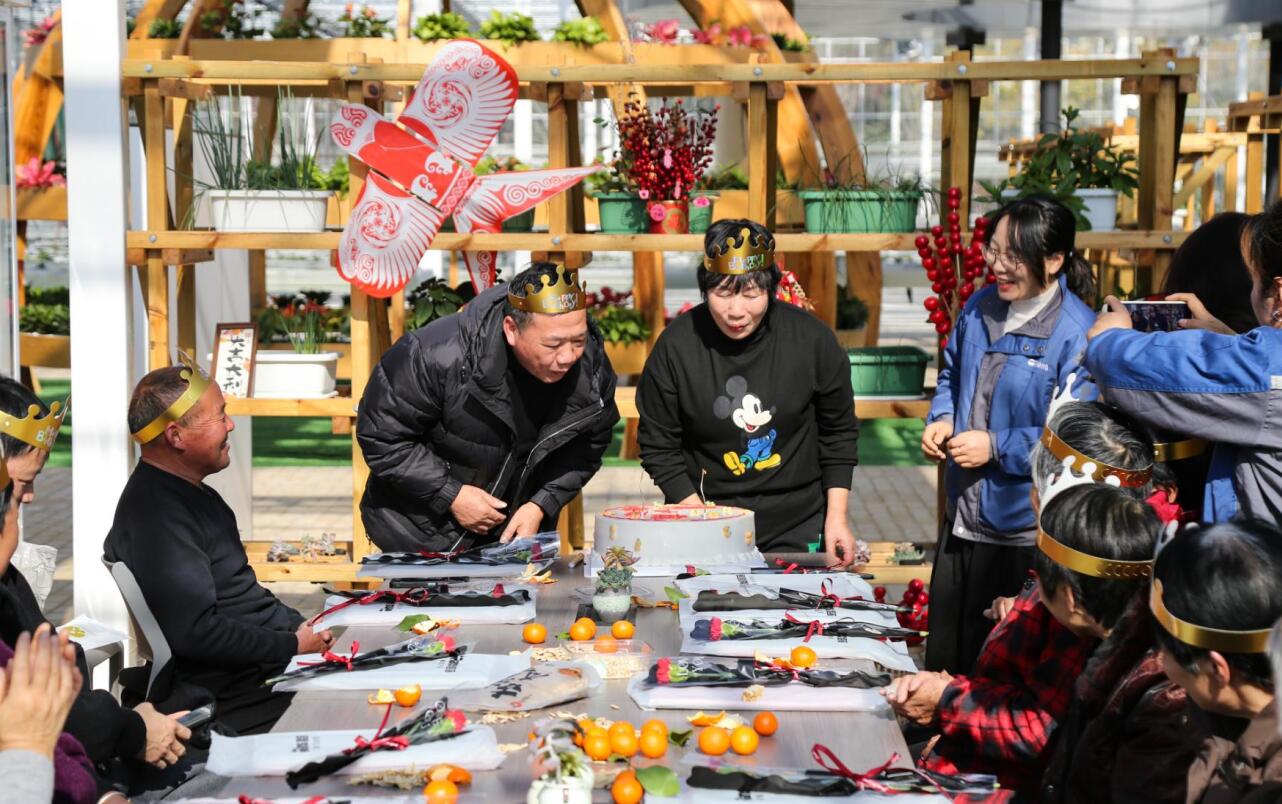 『元启新岁 情暖夕阳』  k8凯发陪伴银龄寿星温情迎新